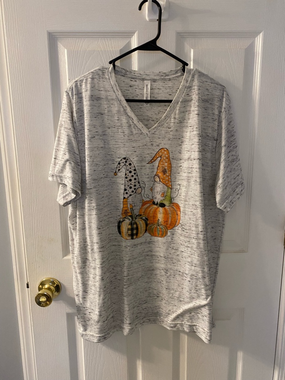 Bella Canvas Speckled Heather V-Neck Tee in White and Black